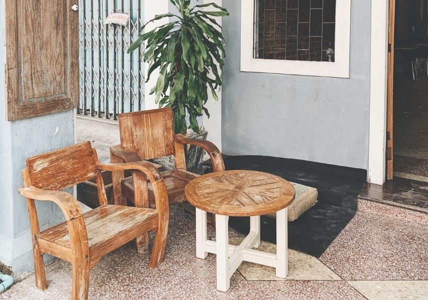 It doesn’t matter if it is a small apartment or a tiny home. 10 ways to organise and save space in a tiny home. Remain organised. Storage. Spacesaver. DIY. Flatpack. Read the UCAN blog - www.ucandoit.co.za