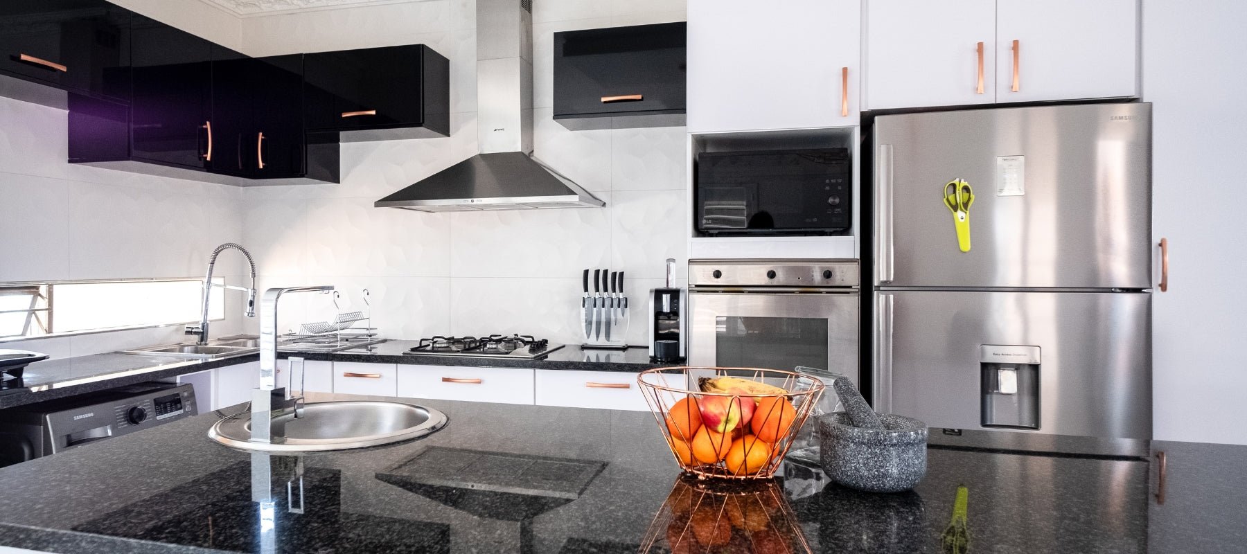 Modern Kitchens designed by UCAN and delivered within 14 days from payment.
